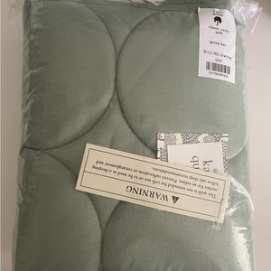 NWT Green Quilt